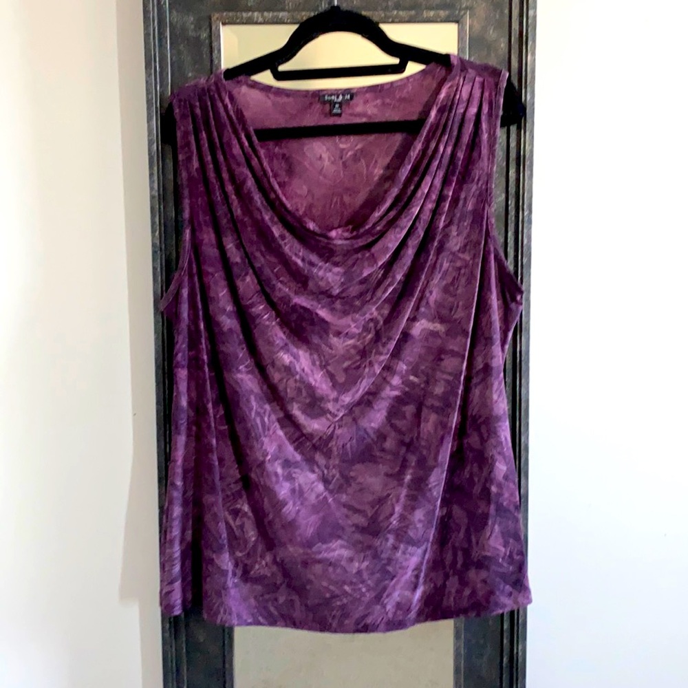 Sleeveless blouse